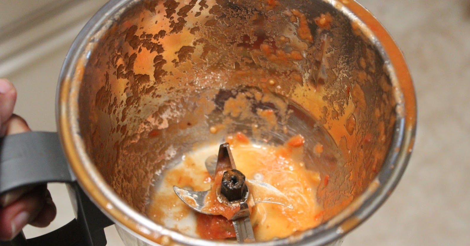 Easy Viral Hack To Clean A Blender Within Seconds So You Don’t Cut ...