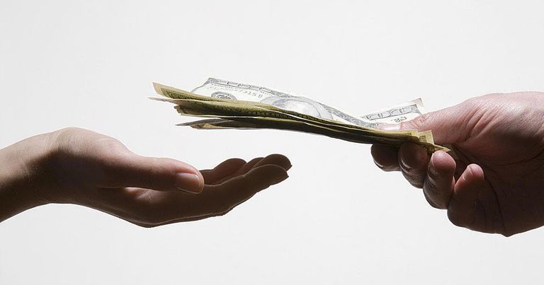 5 Reasons Why You Shouldn’t Lend Money To Your Friends