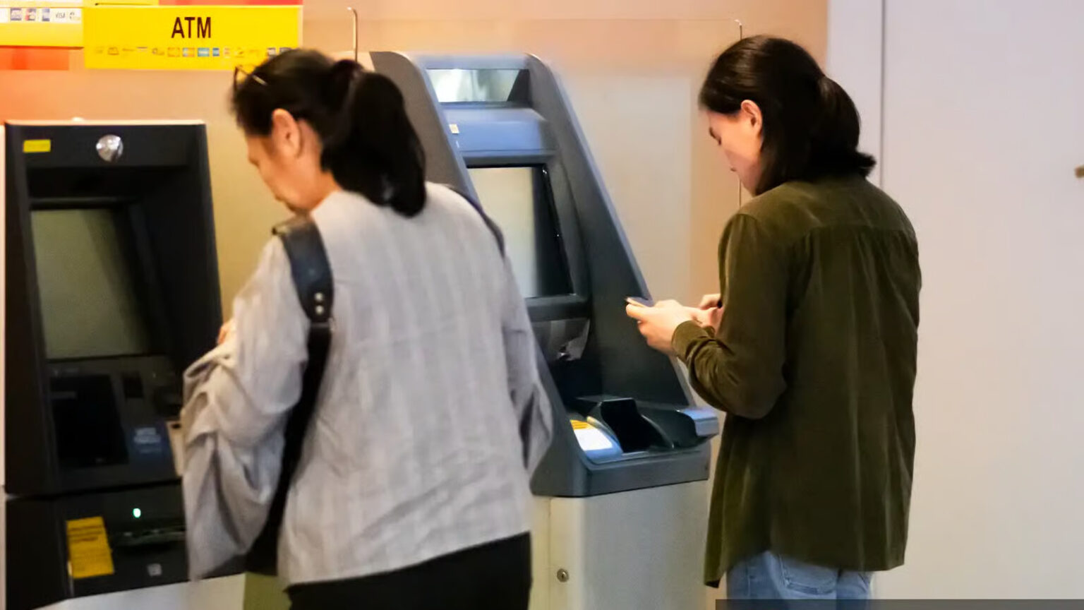 Atm Open Note Ready For Ang Pow Season? Here’s When And Where To Get Your Fresh CNY ...