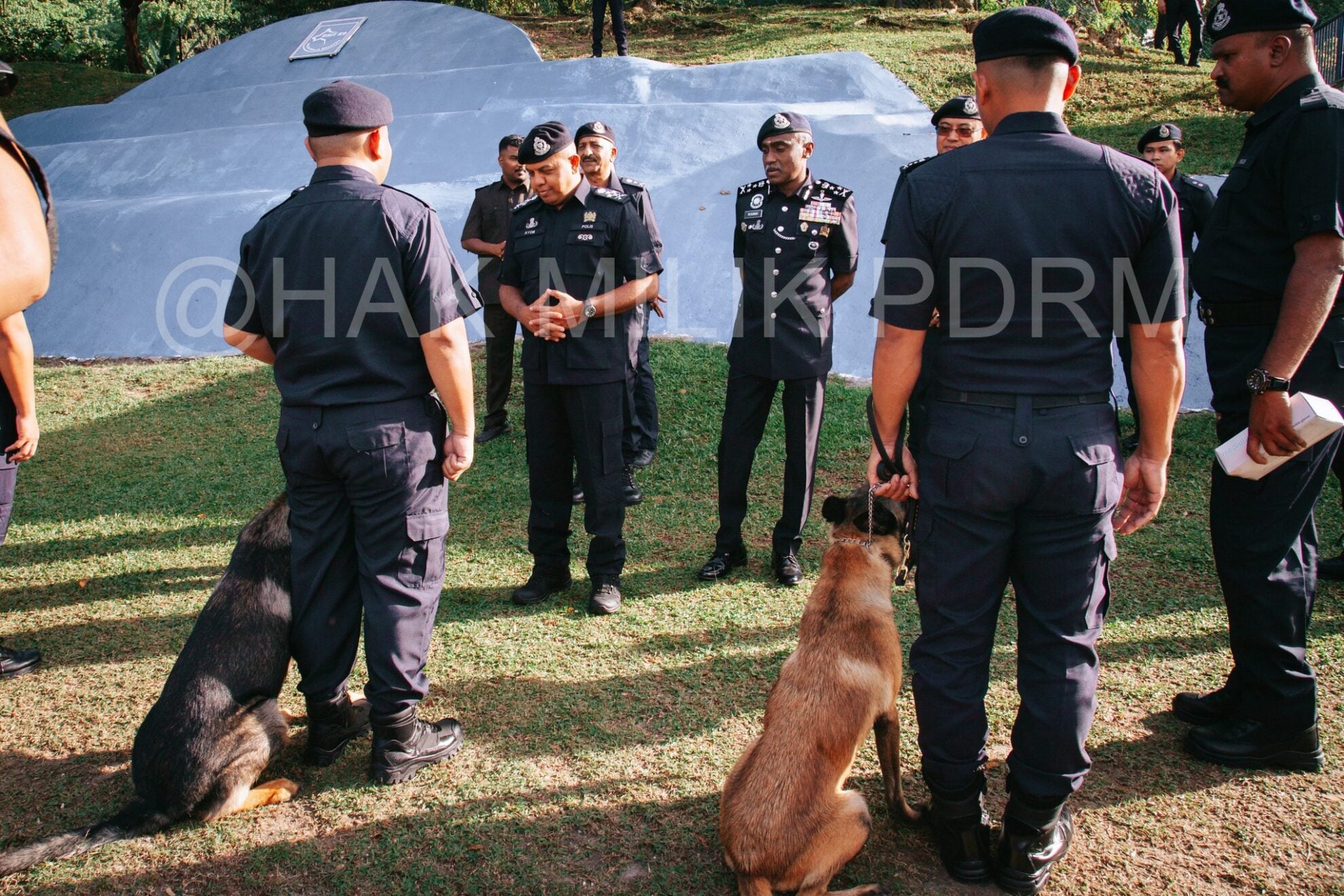 [PHOTOS] PDRM’s K9 Unit Puts On Impressive Demo For Deputy IGP