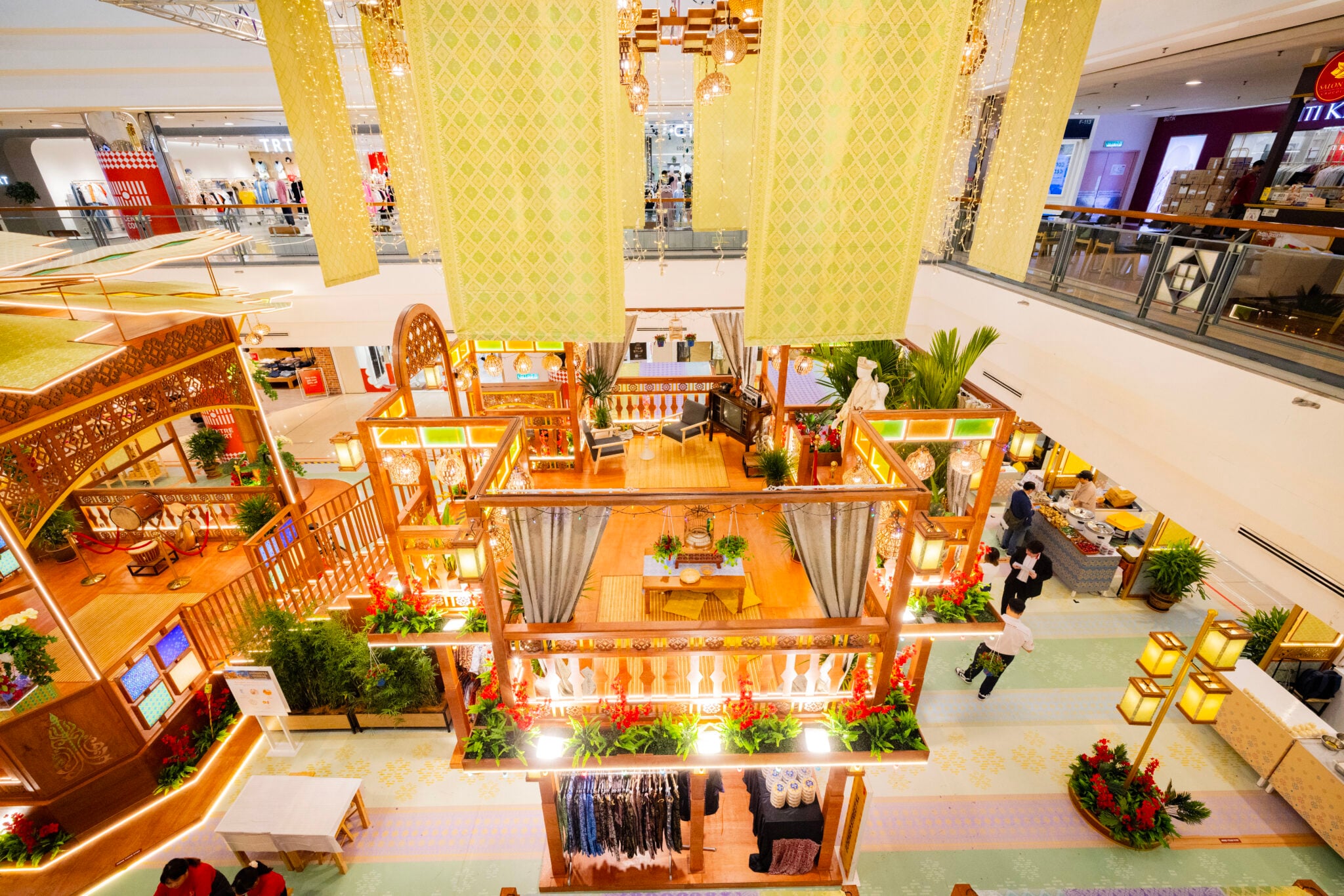 [PHOTOS] Raya Mall Decorations In Malaysia That Are Perfect For Photos ...