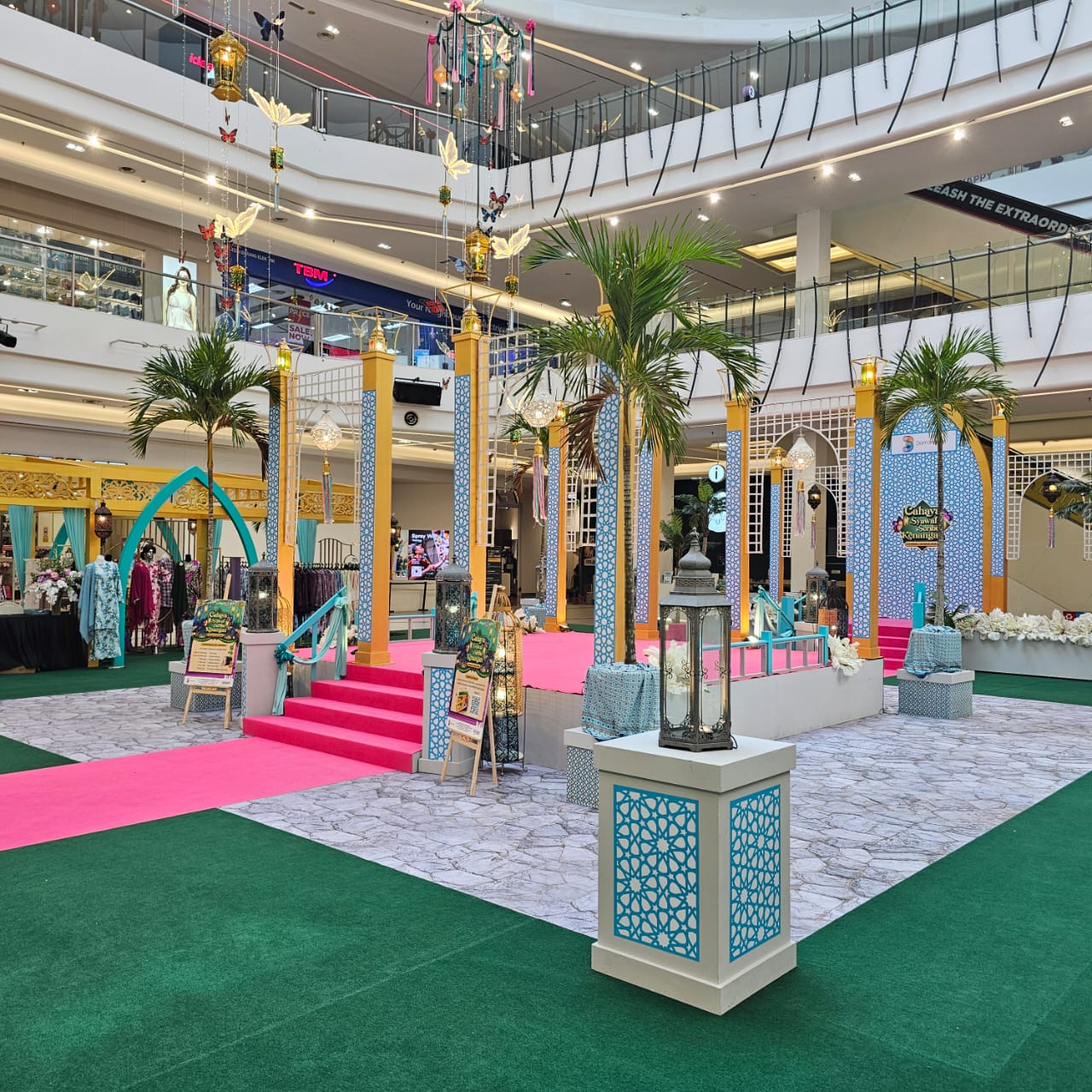 [PHOTOS] Raya Mall Decorations In Malaysia That Are Perfect For Photos ...