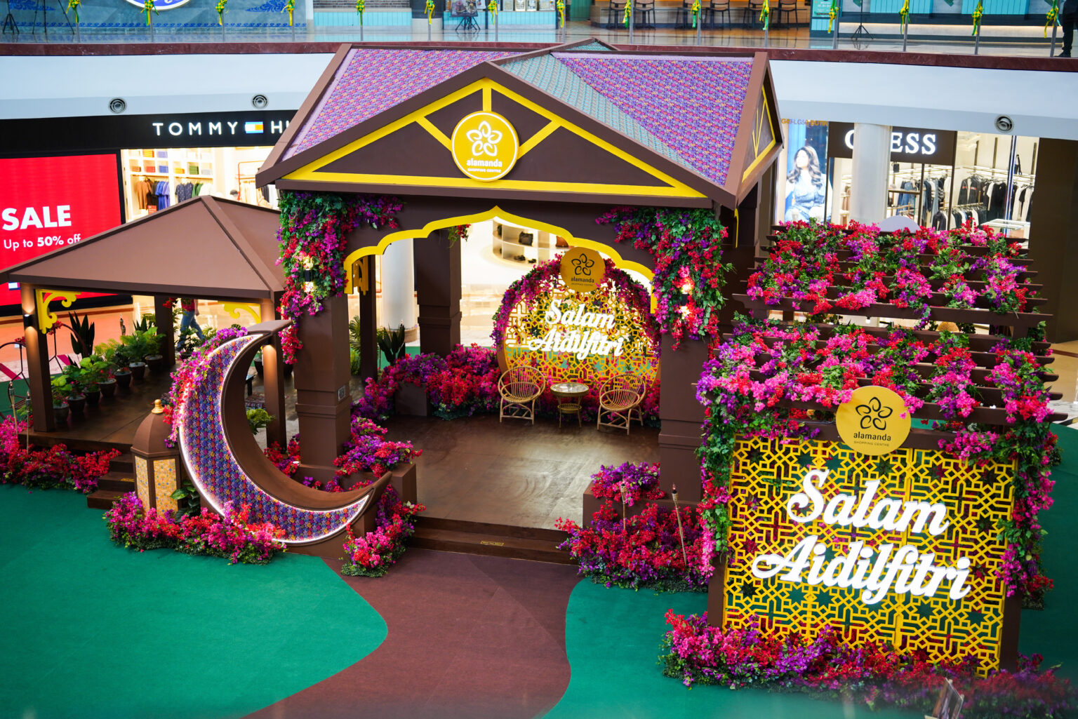 [PHOTOS] Raya Mall Decorations In Malaysia That Are Perfect For Photos ...