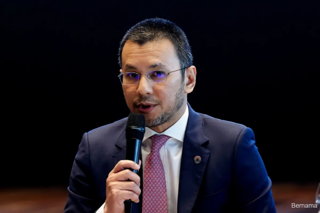 EPF chief executive officer Ahmad Zulqarnain Onn.