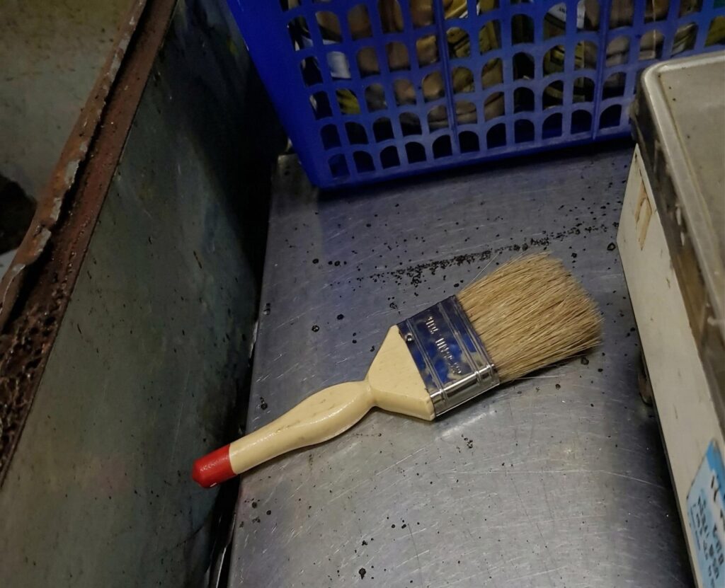 Brushes made of animal bristles used for the equipment cleaning process were seized for inspection by the Melaka Islamic Religious Department (JAIM).