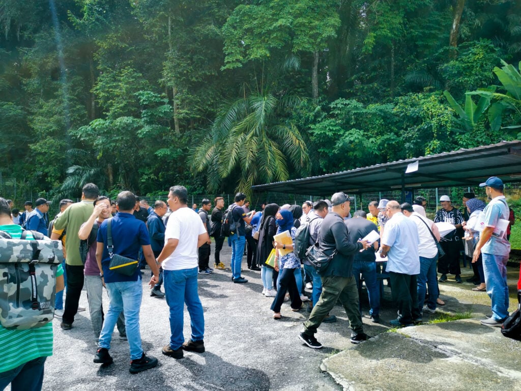 Crowd gathered at a government pre-tender briefing