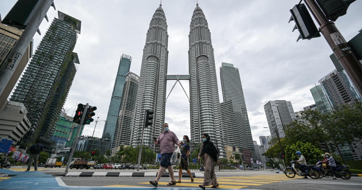 Australian Says Malaysians Have More “Breathing Room” Financially, Locals Disagree